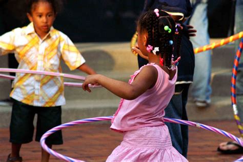 Health benefits of hula hooping | General center | SteadyHealth.com