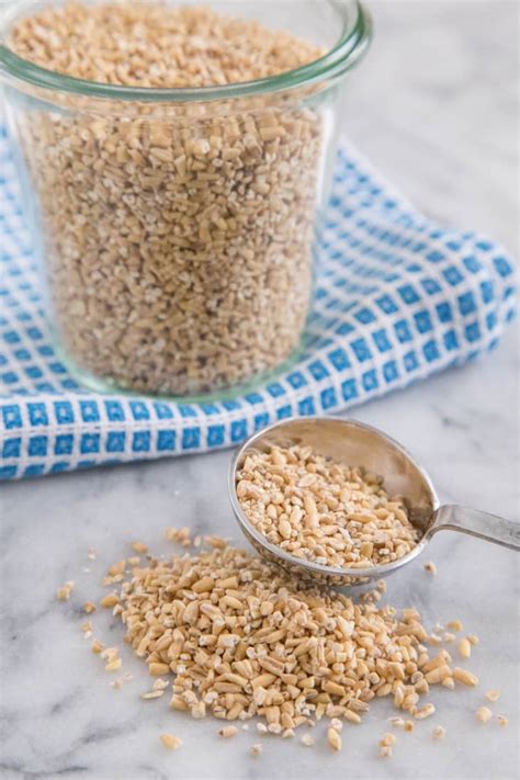 Steel-Cut vs Rolled vs Instant Oats: What's the Difference? | The Kitchn