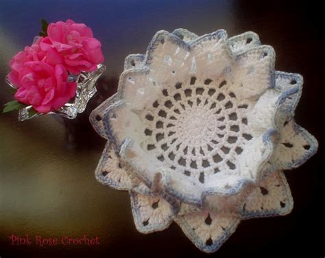 Pink Rose Crochet: Porta Copos Bicos Rosa Crochet Coaster