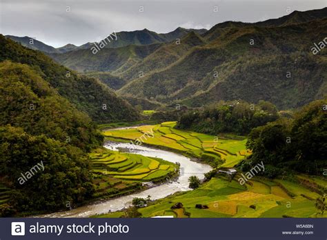 Cordillera mountains philippines hi-res stock photography and images ...