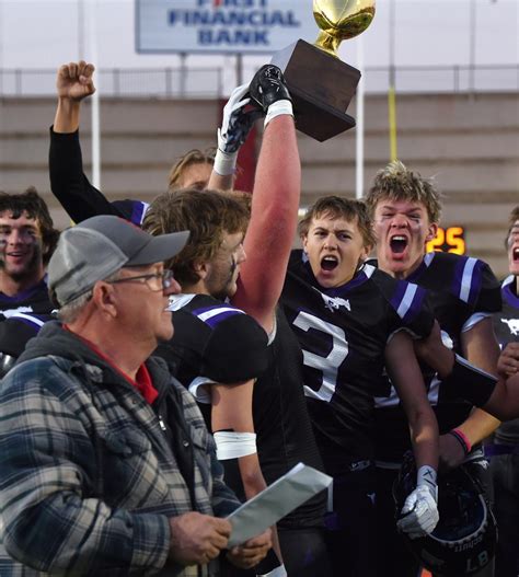 High School Football: Westbrook, Gordon punch tickets to six-man state title game