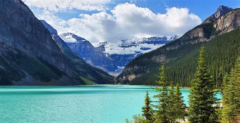 16 Top Tourist Attractions in Alberta | PlanetWare