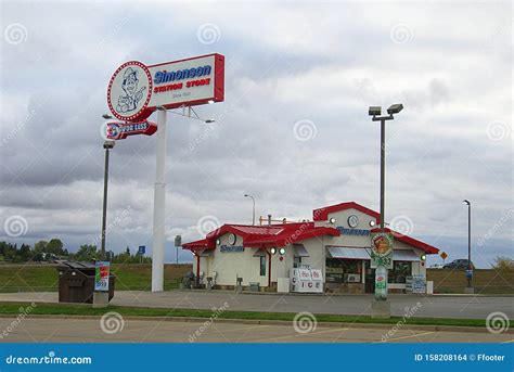 Interstate Gas Station and Convenience Store Editorial Stock Image ...