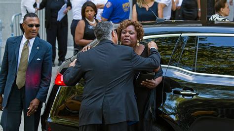 PHOTOS: Mourners gather for Joan Rivers' funeral | 6abc.com