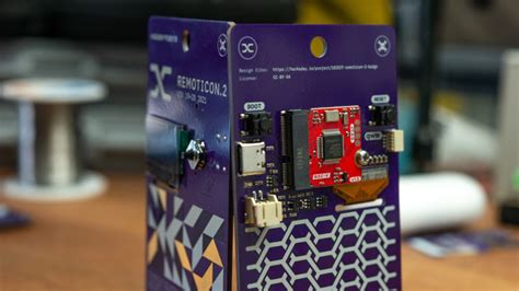 The Hackaday Remoticon 2 Badge: An Exercise In Your Own Ingenuity ...