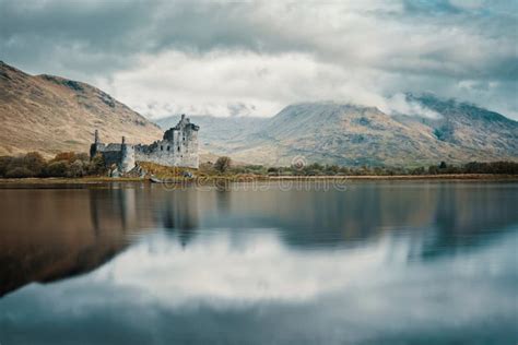 Kilchurn Castle on Loch Awe in Scotland Stock Image - Image of landscape, pylon: 155935321