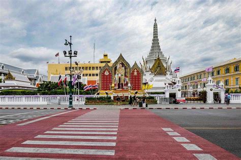 Bangkok City Pillar Shrine - LeftFreely