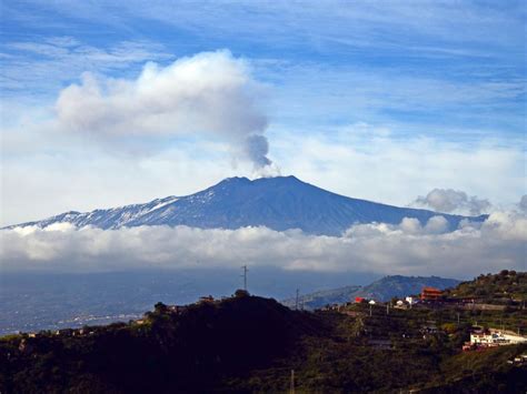 See Mount Etna's Eruption Light Up Sicily's Sky - ABC News