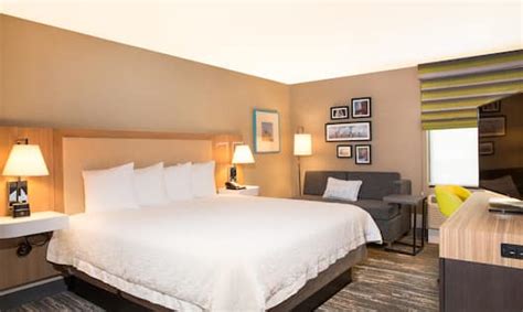 Rooms in Seattle-Hampton Inn & Suites Seattle-Downtown