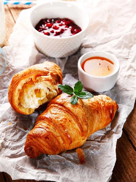 National Croissant Day 🥐 How To Make - Butter N Thyme