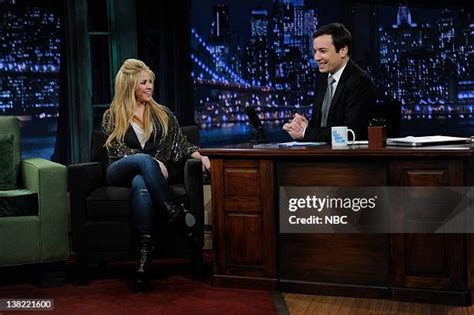 Shakira Jimmy Fallon Photos and Premium High Res Pictures - Getty Images