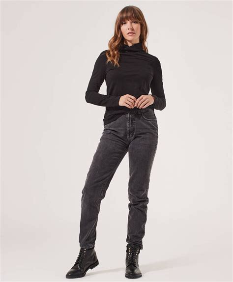 15 Best Sustainable Workwear Brands For Women 2024