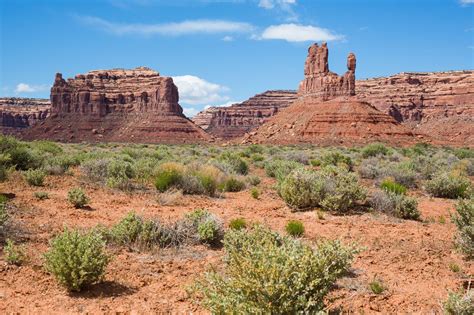 Valley of the Gods: Off-the-Beaten-Path in Utah | Earth Trekkers