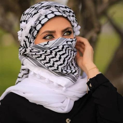 White and Black Keffiyeh / Kufiya / Palestinian Scarf - keffiyeh Shop