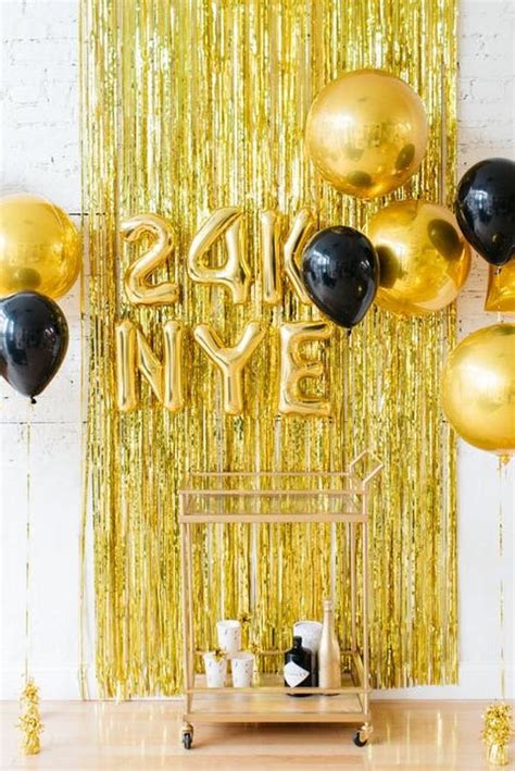 25 Perfect New Year’s Eve Decorations 2020 - Best New Year’s Decor