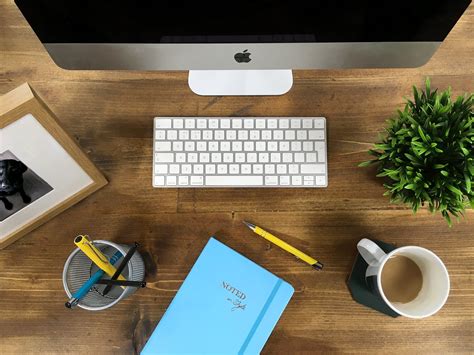 Desk accessories: five ways they can improve well-being in the workplace