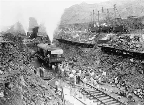 Panama Canal Construction Cutting Photograph by Everett