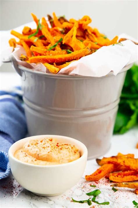 This sweet potato fries dipping sauce is super creamy and packed with de… | Sweet potato dipping ...