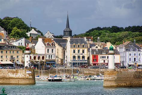 Mary Above head and shoulder Too belle ile en mer le palais ...