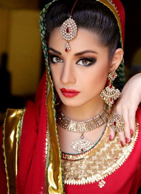 Stunning & Eye-Catching Bindi Designs Specially For The Bride To Be! - Trends 2024