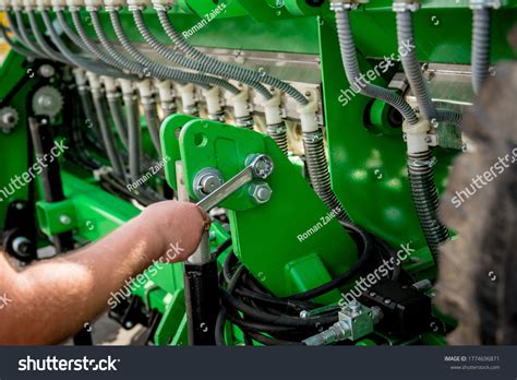 939 Maintenance Repair Agricultural Machinery Images, Stock Photos ...