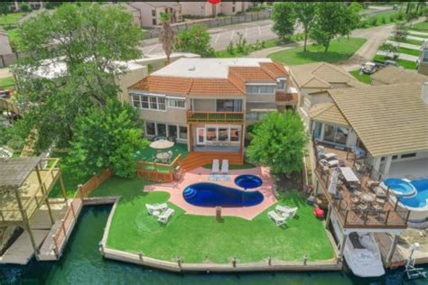 Beautiful Lake house with pool & spa, montgomery, TX | Event | Peerspace