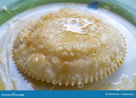 Seadas Typical Sardinian Sweets Stock Photo - Image of tradition, fried ...