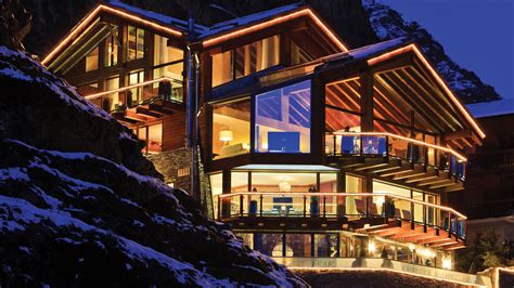 What to Expect from a 5-Star Ski Resort like Chalet Zermatt Peak