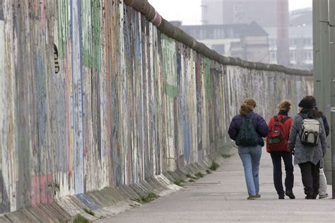 A look back at the rise and fall of the Berlin Wall Photos - ABC News