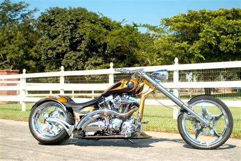 2013 BMS Choppers Toro's Road Star Review - Top Speed