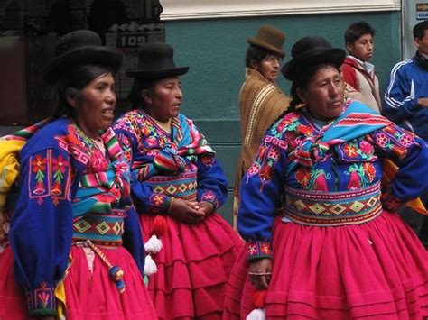 Bolivia | Bolivian dress, Traditional outfits, Bolivian women