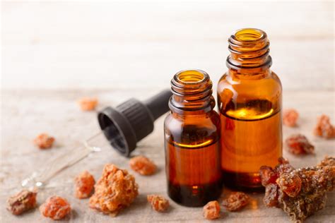 11 Surprising Benefits and Uses of Myrrh Oil | Cookist.com