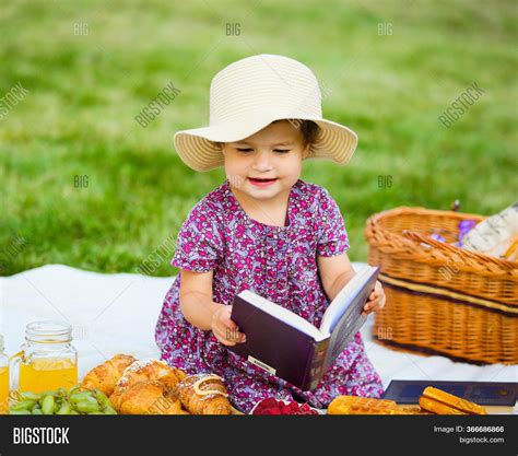 Picnic. Cute Little Image & Photo (Free Trial) | Bigstock