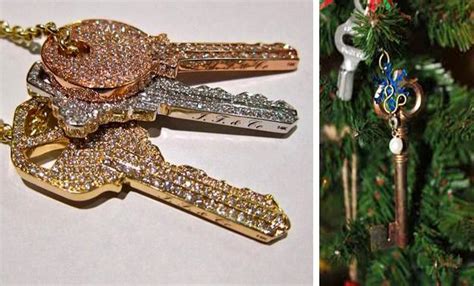 Creative Recycling, Crafts Turning Old Keys into Handmade Christmas ...