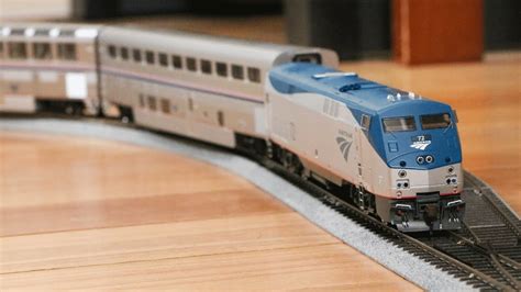 Kato 30-2003 Amtrak GE P42 HO Gauge Diesel Starter Train, 41% OFF