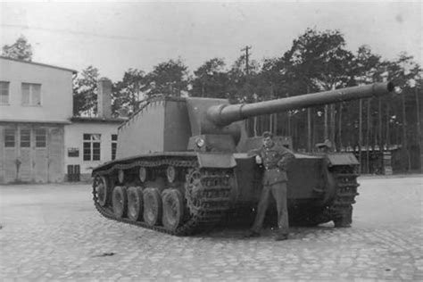 self propelled anti tank gun Sturer Emil | World War Photos