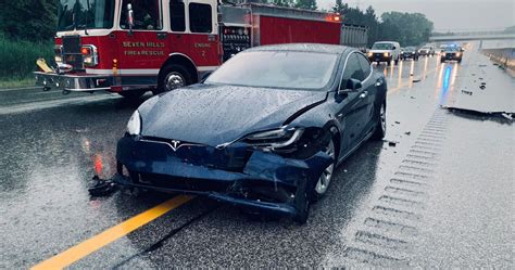 Tesla Officially Admits Its Self Driving Cars Cause Crashes With A ...