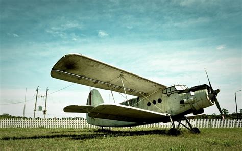 Old Airplane Wallpaper and Photo (High Resolution Download) | Airplane history, Aircraft images ...