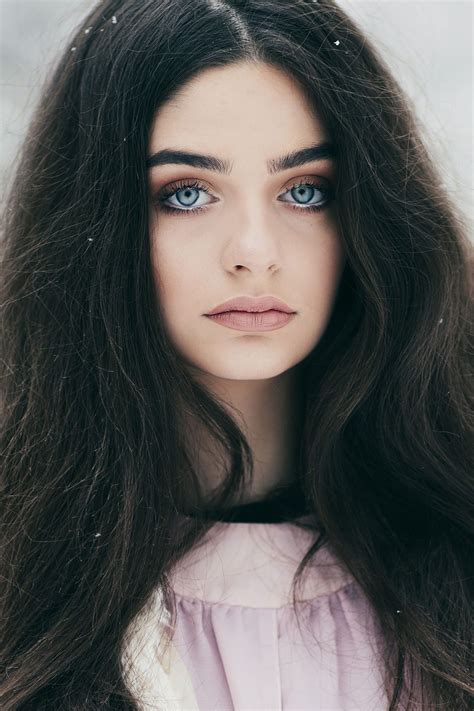 Pin by Amber_Bowisk on BOOKWOMZZ | Black hair blue eyes, Black hair blue eyes girl, Dark hair ...