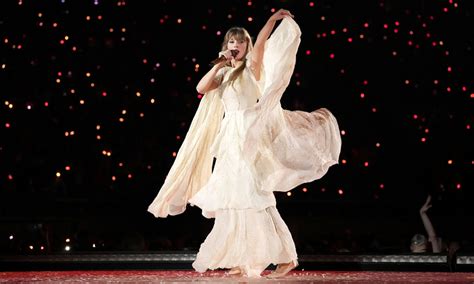 Taylor Swift Brings Epic ‘Eras Tour’ Shows To Arizona - showbizztoday