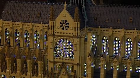 An impressive replica of Notre Dame Cathedral of Paris … in LEGO