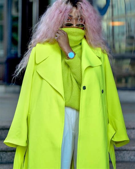 @romeosfashionfix on insta NEON!!,pink hair, fashion blogger, street ...