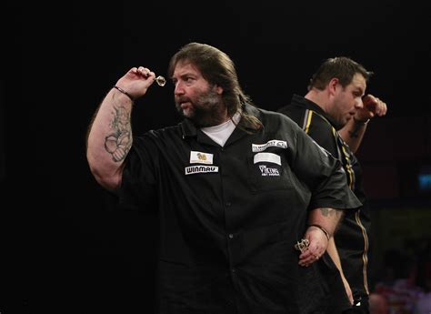 Andy Fordham Darts Throw