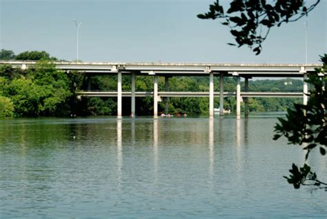 lady-bird-lake-bridge - The Trail Conservancy