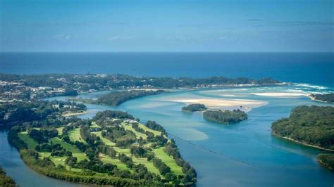 Nambucca Heads volunteers save golf club from closure with $25,000 recycling effort - ABC News