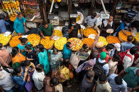 Be A Savvy Shopper: Seven Must-Visit Mumbai Markets