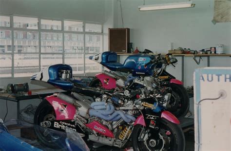 26 Pictures Unseen For Over 25 Years: A Visit To The Britten Motorcycle ...