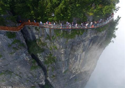 Tianmen Mountain Skywalk – Coiling Dragon Cliff - Curious Atlas