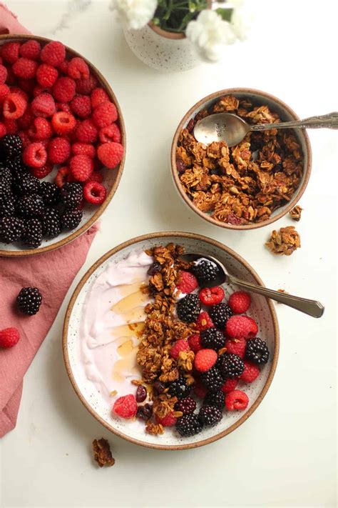 Yogurt with Granola - Two Ways! - SueBee Homemaker