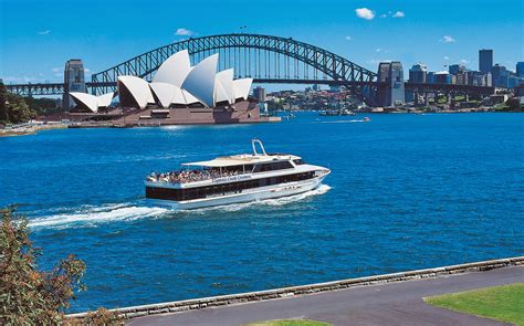 Sydney Harbor Cruises | Luxury Cruises from the Sydney Harbor